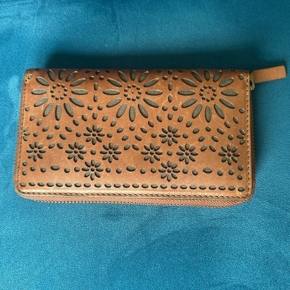 Anthropologie Handbags - ✨NEW Leather Brown woven Floral Cutout Women's Wallet